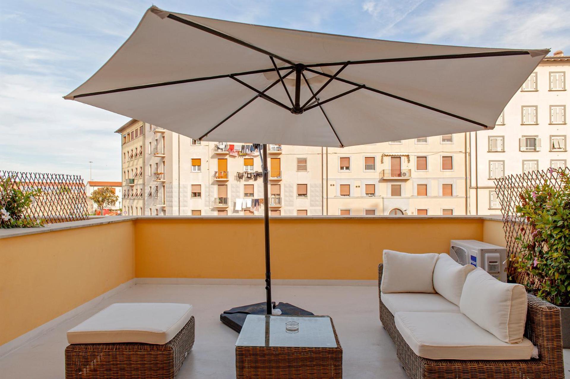Waterfront Balcony I Grani 2 Resort Style Suite Livorno Bagian luar foto
